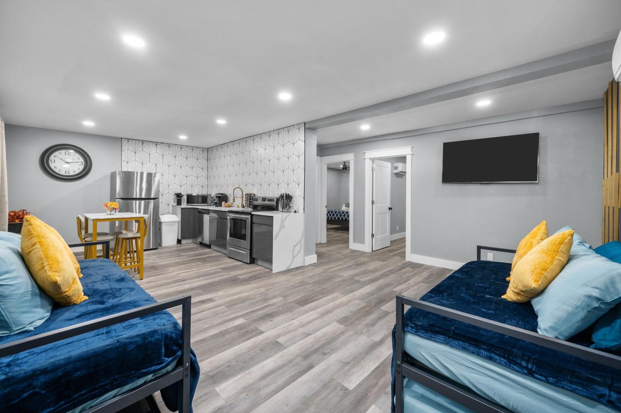 Modern 2Br City Center Getaway With Free Park Хьюстон Экстерьер фото